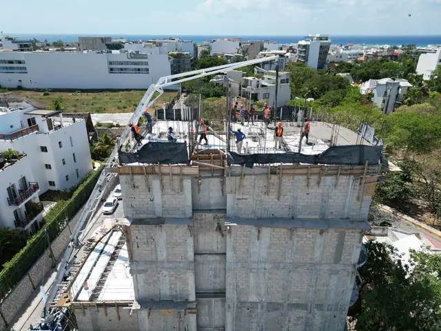 Trigésima tercera actualización de obra